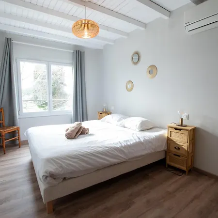 Holiday home Mas Des Cypres, Clim - Jardin En Camargue
